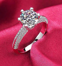 Load image into Gallery viewer, 2.0ct Round Cut Zirconia 18K White Gold Diamond Solitaire
