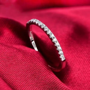 2.0ct Round Cut Zirconia 18K White Gold Diamond Solitaire