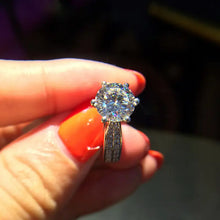 Load image into Gallery viewer, 2.0ct Round Cut Zirconia 18K White Gold Diamond Solitaire