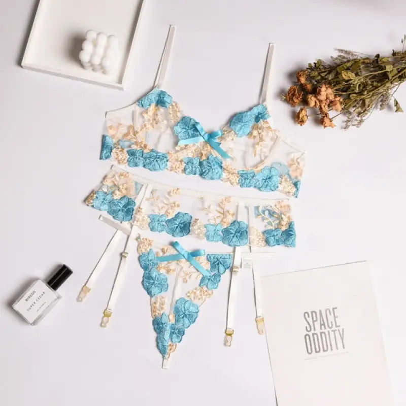 3-Piece Butterfly Bow Lace Embroidery Underwear Set - white