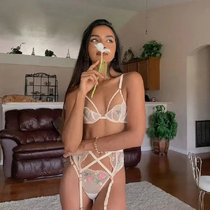 Lace Hollow Out Wire Bra Thong Garters Suspender 3Pc Set