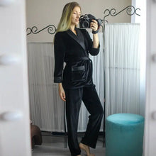 Load image into Gallery viewer, Knitted Black Velvet Solid Robe Set
