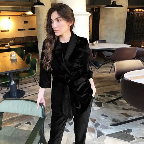 Knitted Black Velvet Solid Robe Set