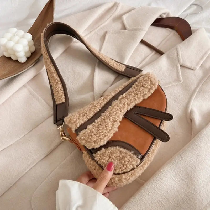 Retro Faux Fur heart Crossbody Shoulder Bag - Auburn
