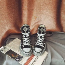Load image into Gallery viewer, Rivet Distressed Retro Shoes - Old black / 40