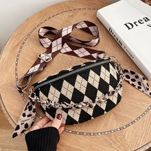 Load image into Gallery viewer, Lattice Chest Crossbody Shoulder Chain Purse
