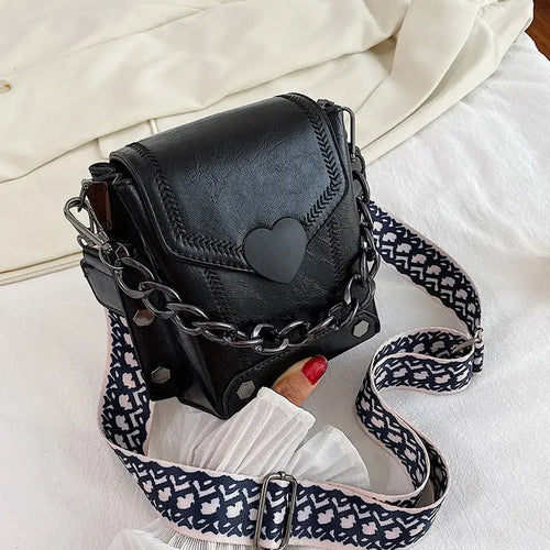 Studded Korean Style Retro Heart-Shaped Lock Handbag