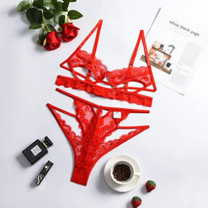 Cut Out Wireless Bra & Panty Sexy Lingerie Set - Red / L
